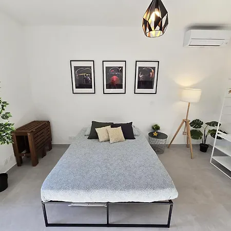 Appartement Gregbnb - Climatise - Studio 23M2 -10Min Gare - Δδδ